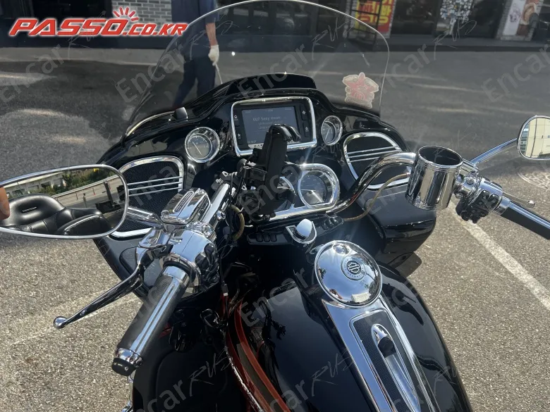 Harley-Davidson Fltruse Cvo Road Glide Ultra - фото 3