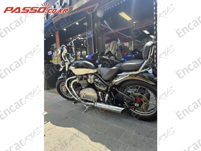 Triumph Speedmaster - фото 1