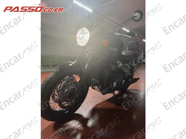 Triumph Bonneville T120 Black - фото 1