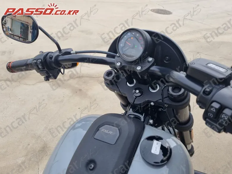 HARLEY-DAVIDSON SOFTAIL LOW RIDER S - фото 3