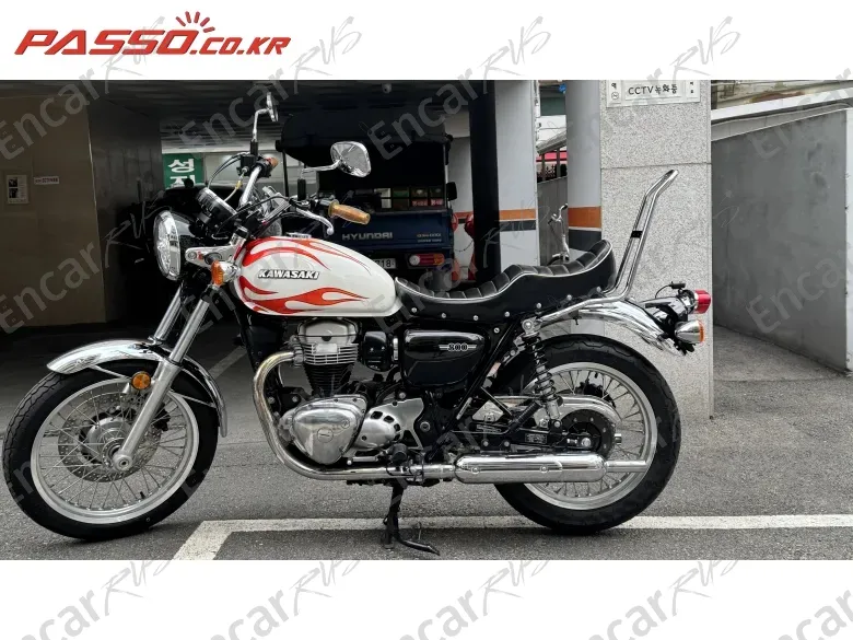 KAWASAKI W 800 - фото 1