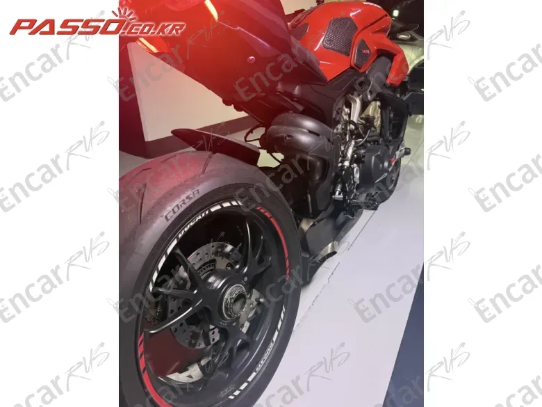 DUCATI STREETFIGHTER V4 S - фото 2