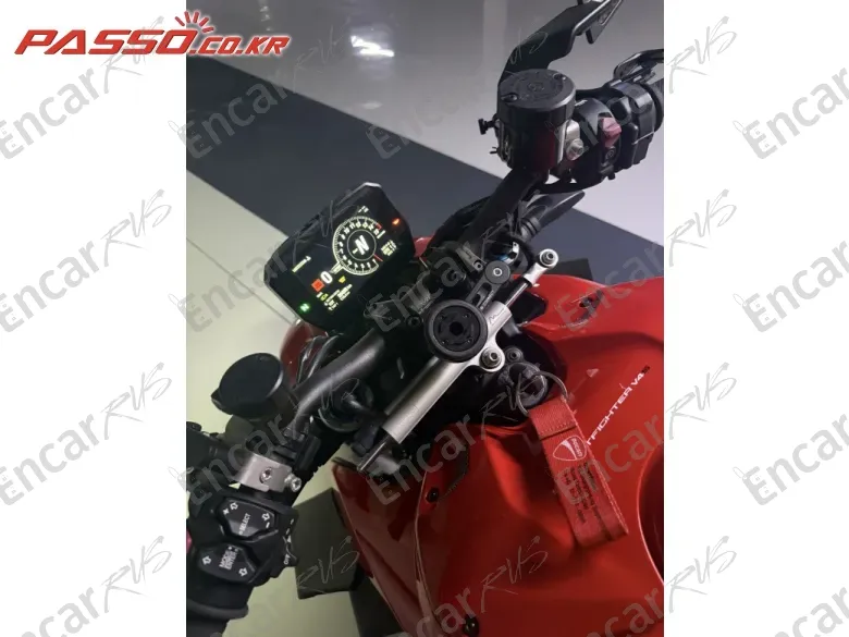 DUCATI STREETFIGHTER V4 S - фото 3