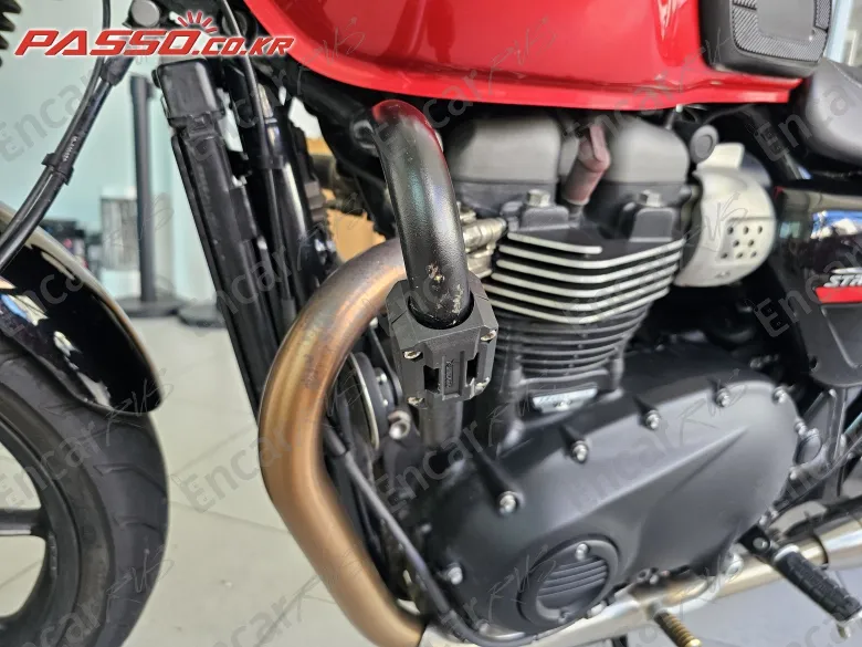 Triumph Street Twin - фото 4