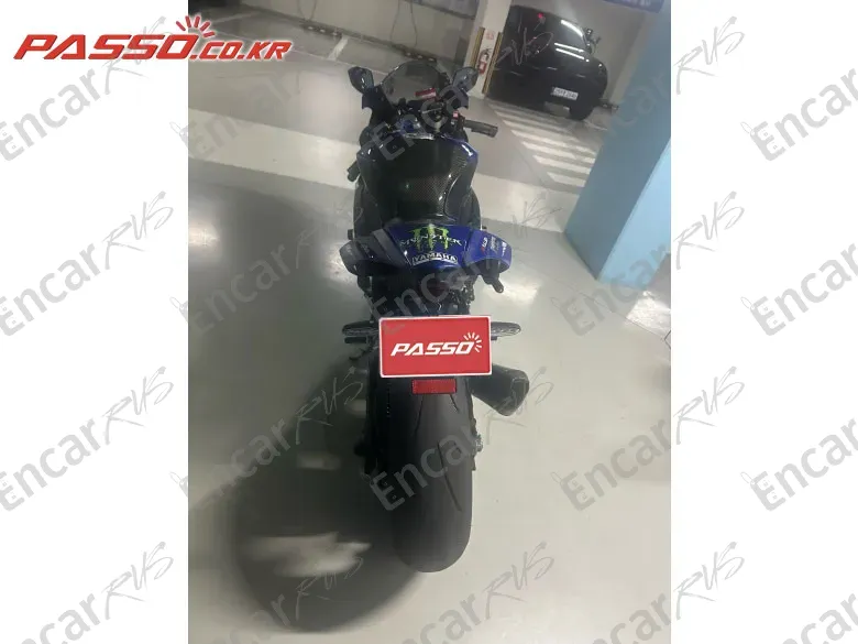 Yamaha Yzf R1 - фото 2
