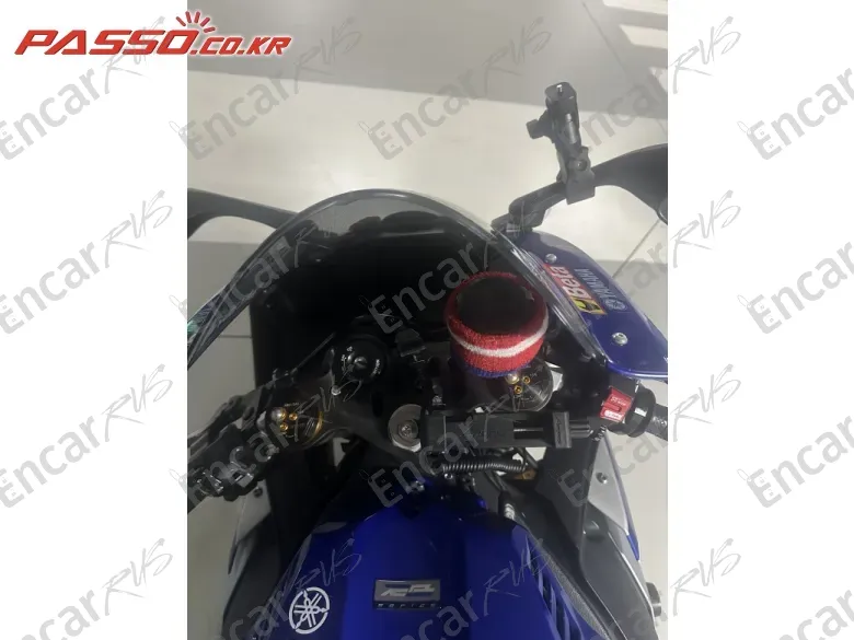 Yamaha Yzf R1 - фото 3