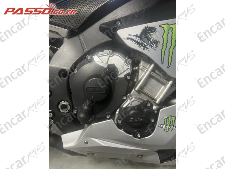 Yamaha Yzf R1 - фото 4