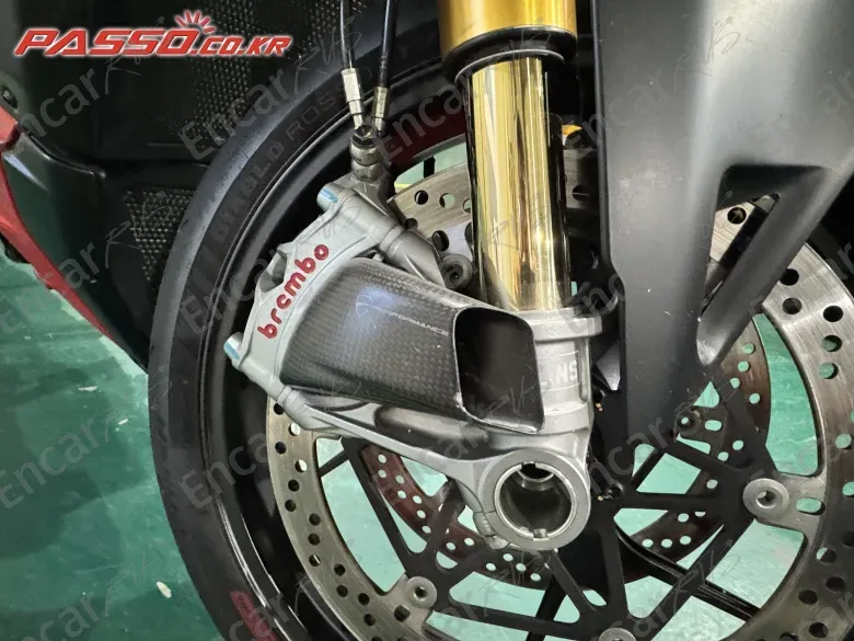 Ducati Streetfighter V4 S - фото 5