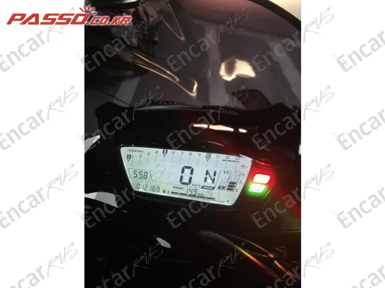 Suzuki Gsx S 750 - фото 2
