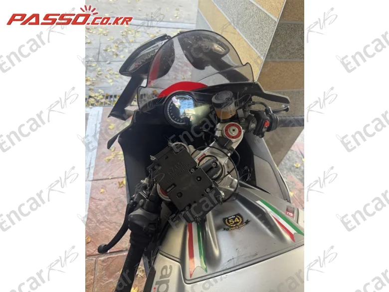 Aprilia Rsv 4 R - фото 3