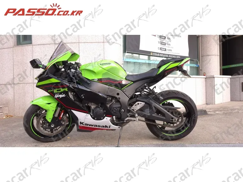 KAWASAKI ZX 10 R - фото 1
