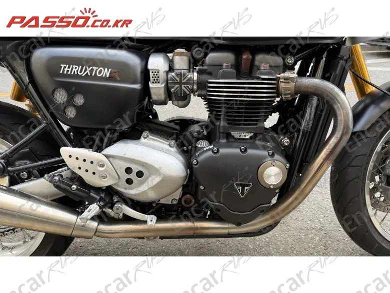 Triumph Thruxton R - фото 4