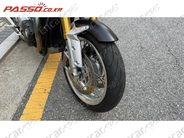 Triumph Thruxton R - фото 5