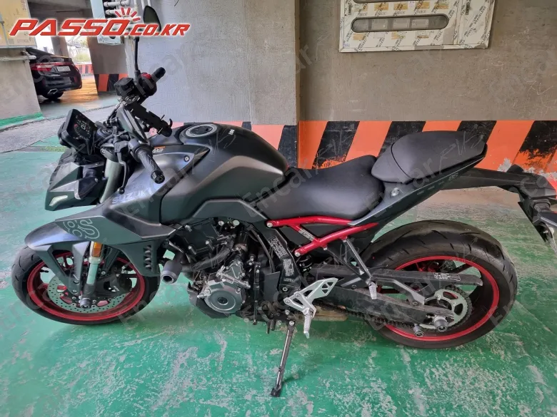 Suzuki Gsx 8 S - фото 1