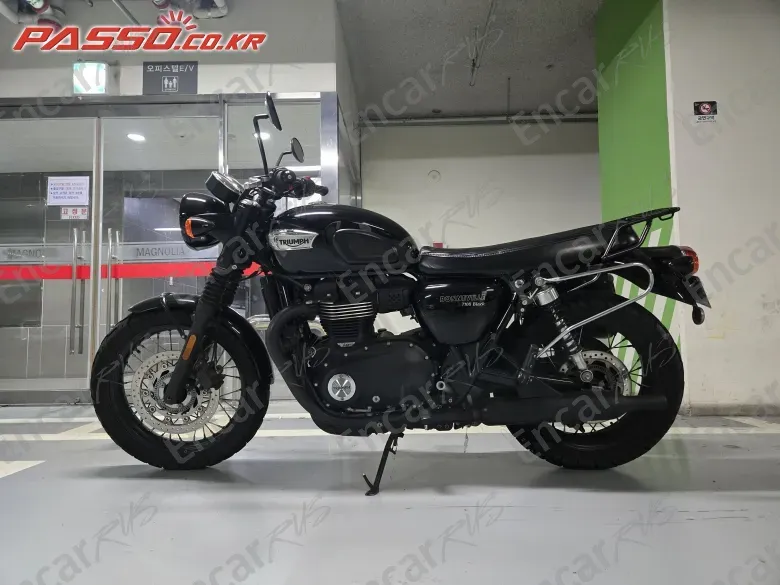 Triumph Bonneville T100 - фото 1