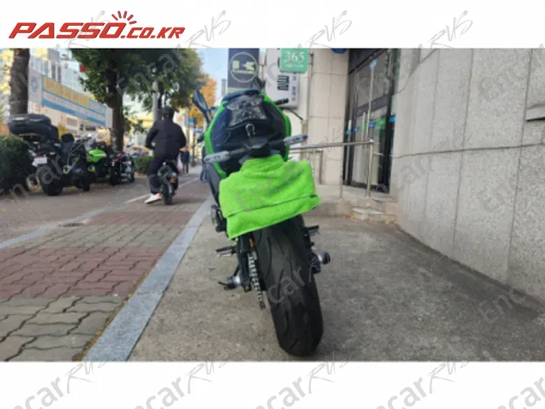 KAWASAKI NINJA 650 - фото 2