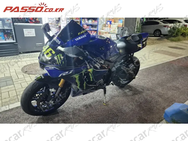 Yamaha Yzf R1 - фото 1