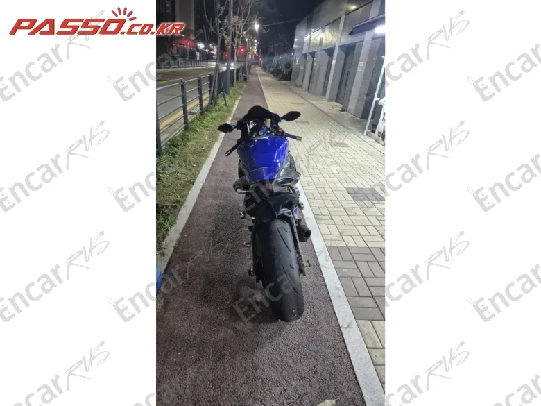 Yamaha Yzf R1 - фото 2