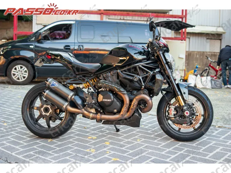 Ducati Monster 1200 R - фото 0
