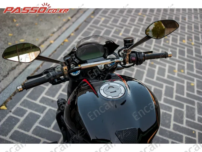 Ducati Monster 1200 R - фото 3