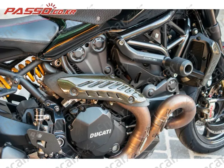 Ducati Monster 1200 R - фото 4