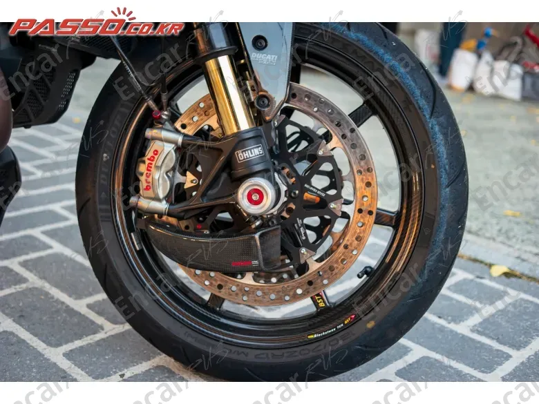 Ducati Monster 1200 R - фото 5