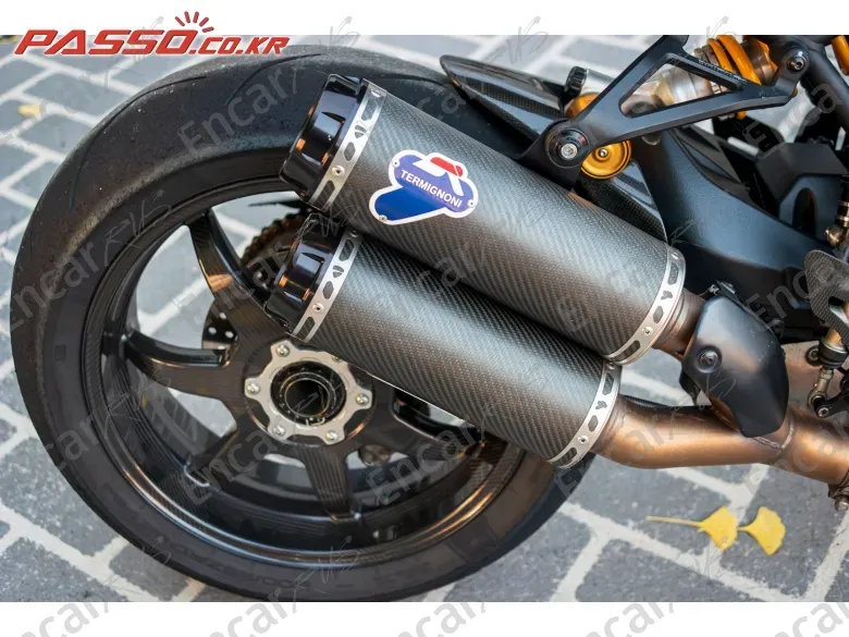 Ducati Monster 1200 R - фото 6