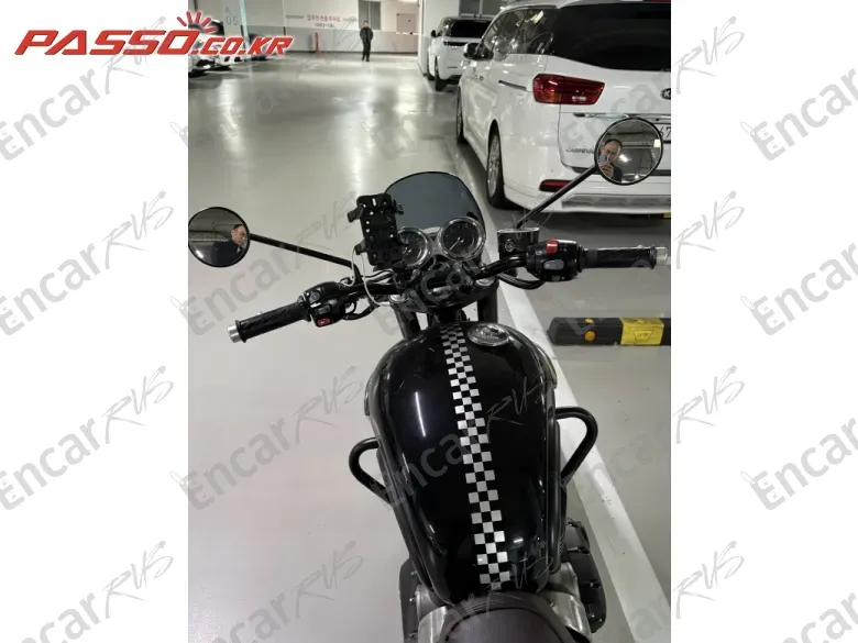 TRIUMPH BONNEVILLE T120 BLACK - фото 3