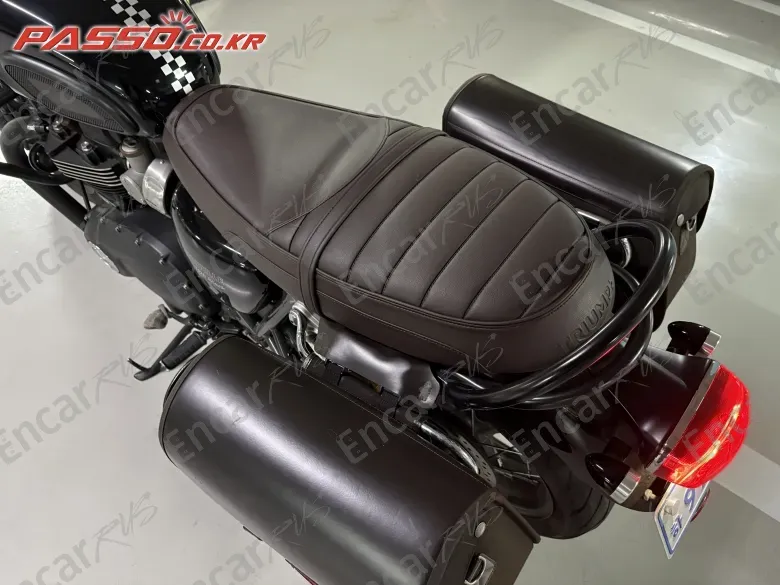 TRIUMPH BONNEVILLE T120 BLACK - фото 6