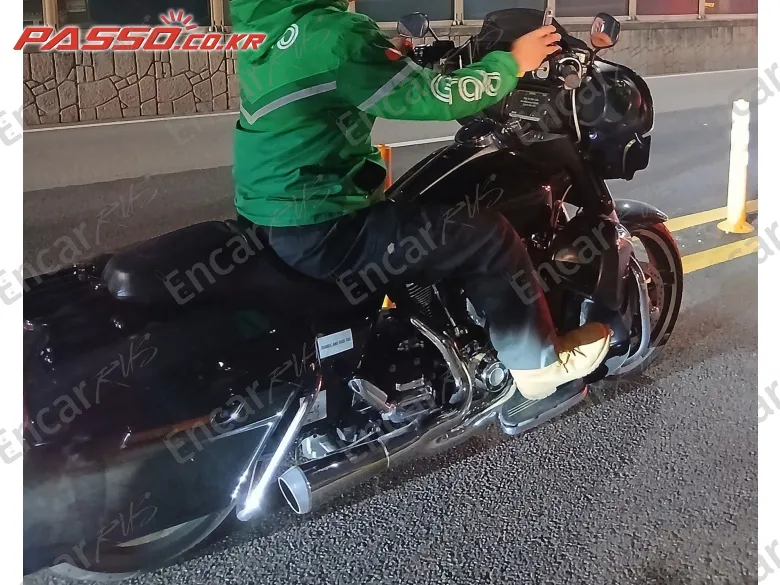 HARLEY-DAVIDSON FLHX - фото 3