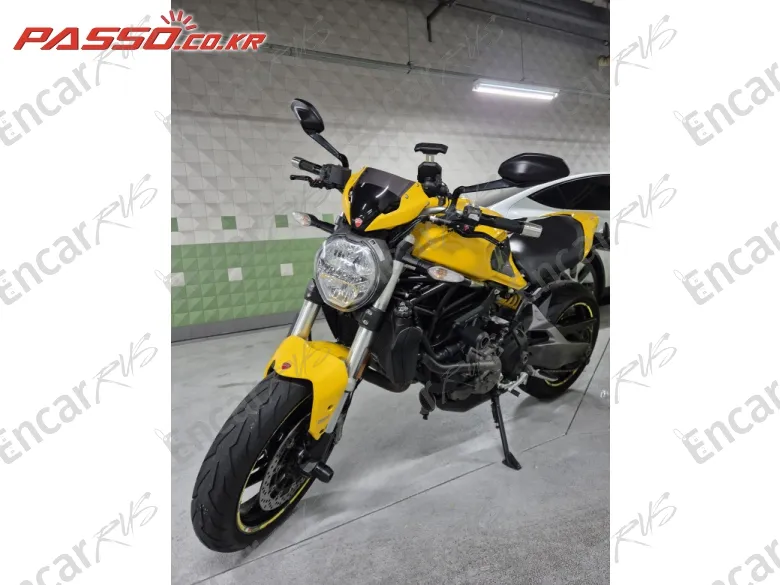 Ducati Monster 821 - фото 1