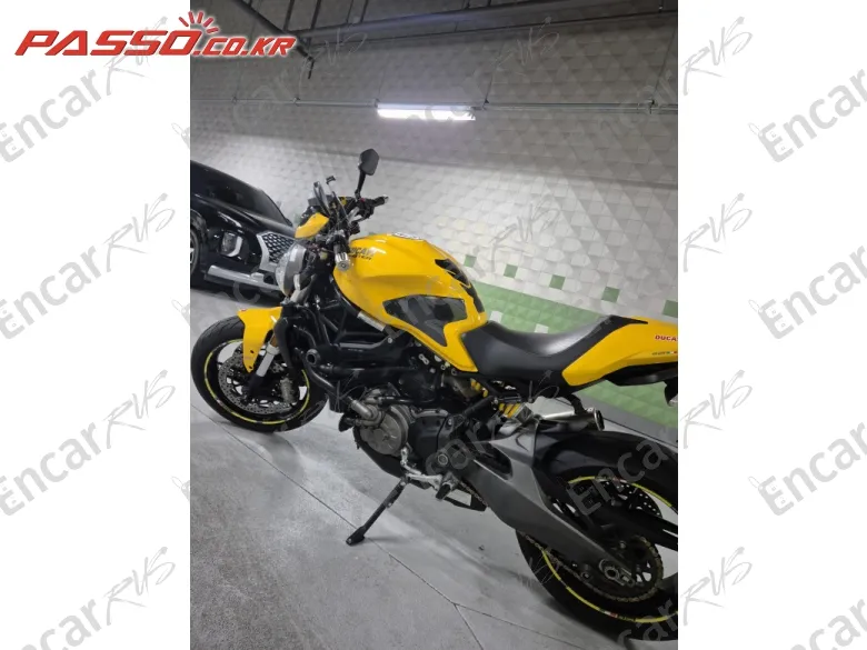 Ducati Monster 821 - фото 2