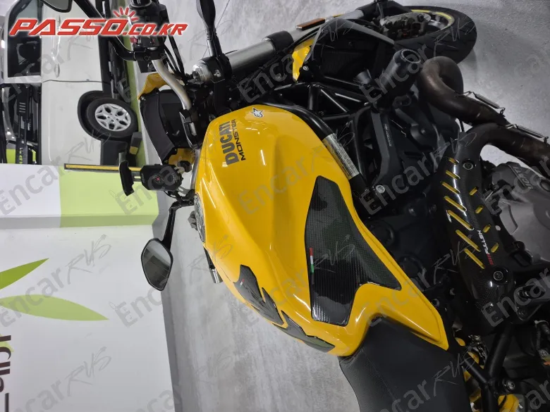 Ducati Monster 821 - фото 3