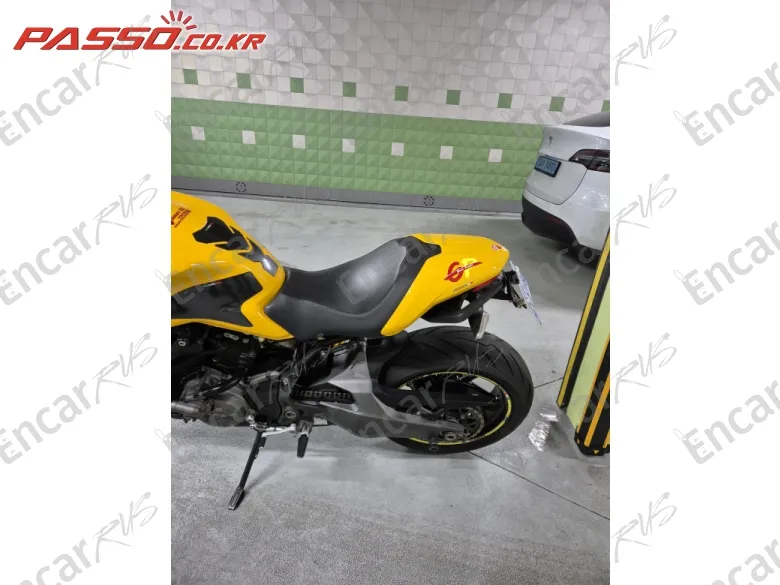 Ducati Monster 821 - фото 5