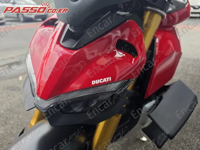 Ducati Streetfighter V4 S - фото 1