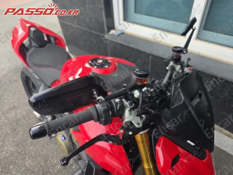 Ducati Streetfighter V4 S - фото 3
