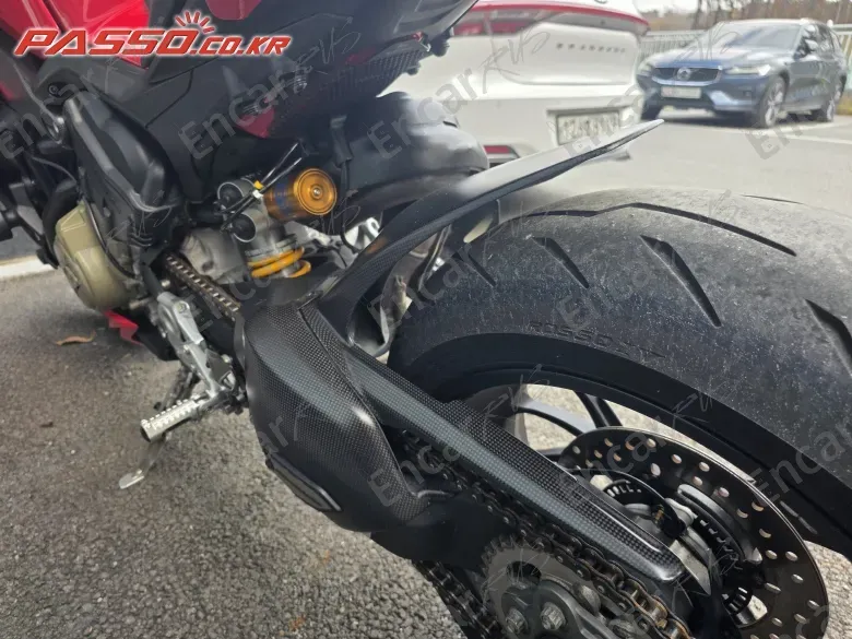 Ducati Streetfighter V4 S - фото 5