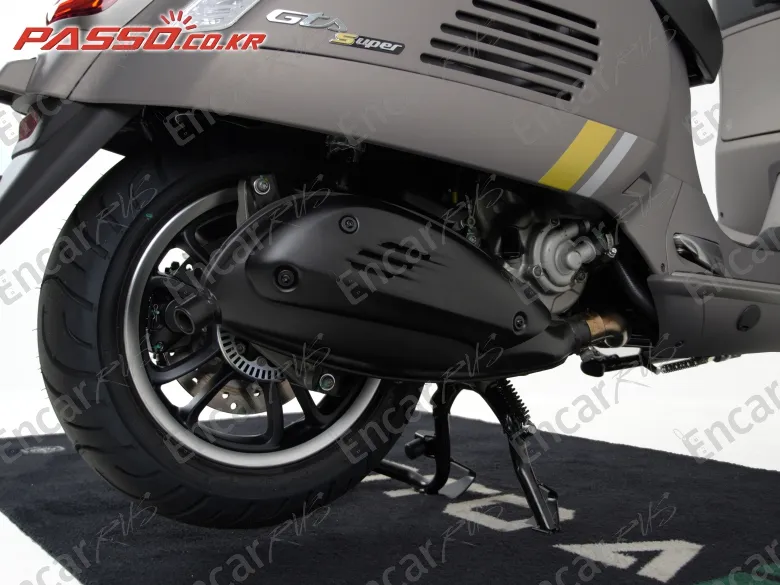 Vespa Gts 300 Super Tech - фото 6