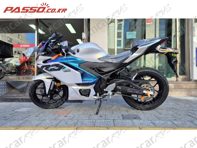 YAMAHA YZF R3 - фото 1