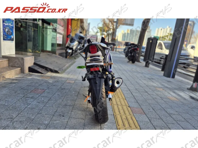 YAMAHA YZF R3 - фото 2