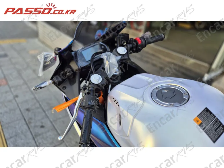 YAMAHA YZF R3 - фото 3