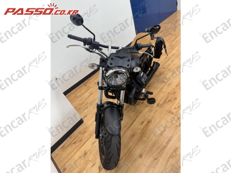 Moto Guzzi V9 Bobber - фото 4