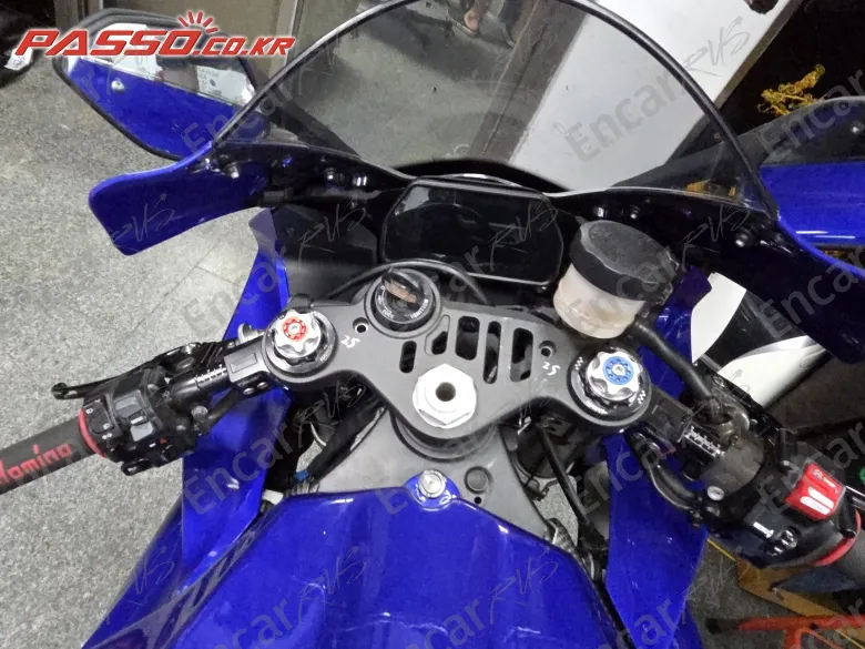 Yamaha Yzf R1 - фото 3