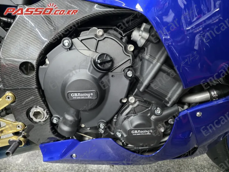 Yamaha Yzf R1 - фото 4