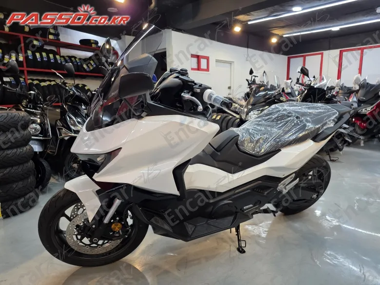 HONDA FORZA 750 - фото 1