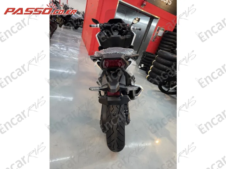 HONDA FORZA 750 - фото 2