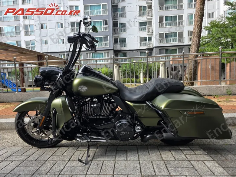 HARLEY-DAVIDSON ROAD KING SPECIAL - фото 1