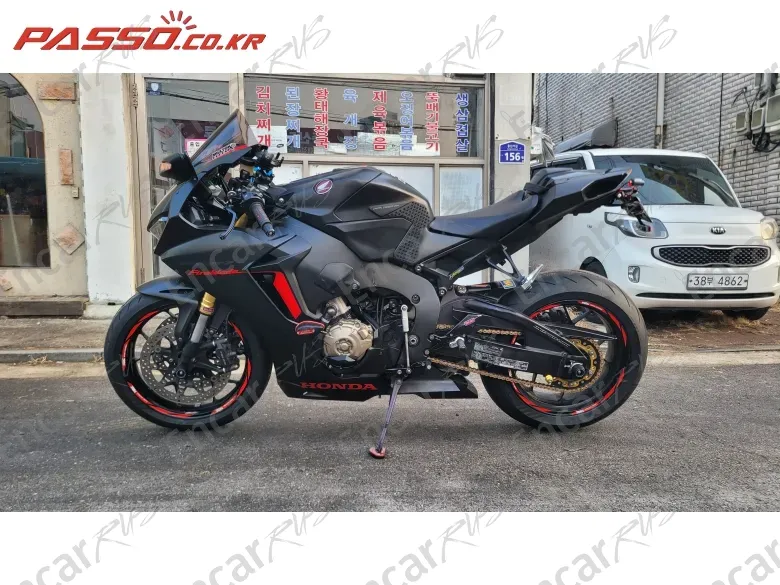Honda Cbr 1000 Rr - фото 1