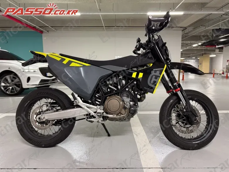 Husqvarna 701 Supermoto - фото 0