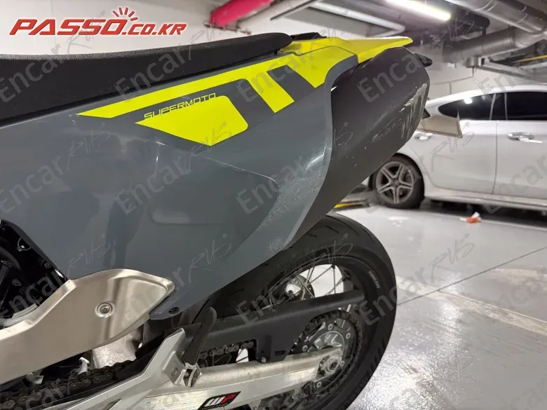 Husqvarna 701 Supermoto - фото 5
